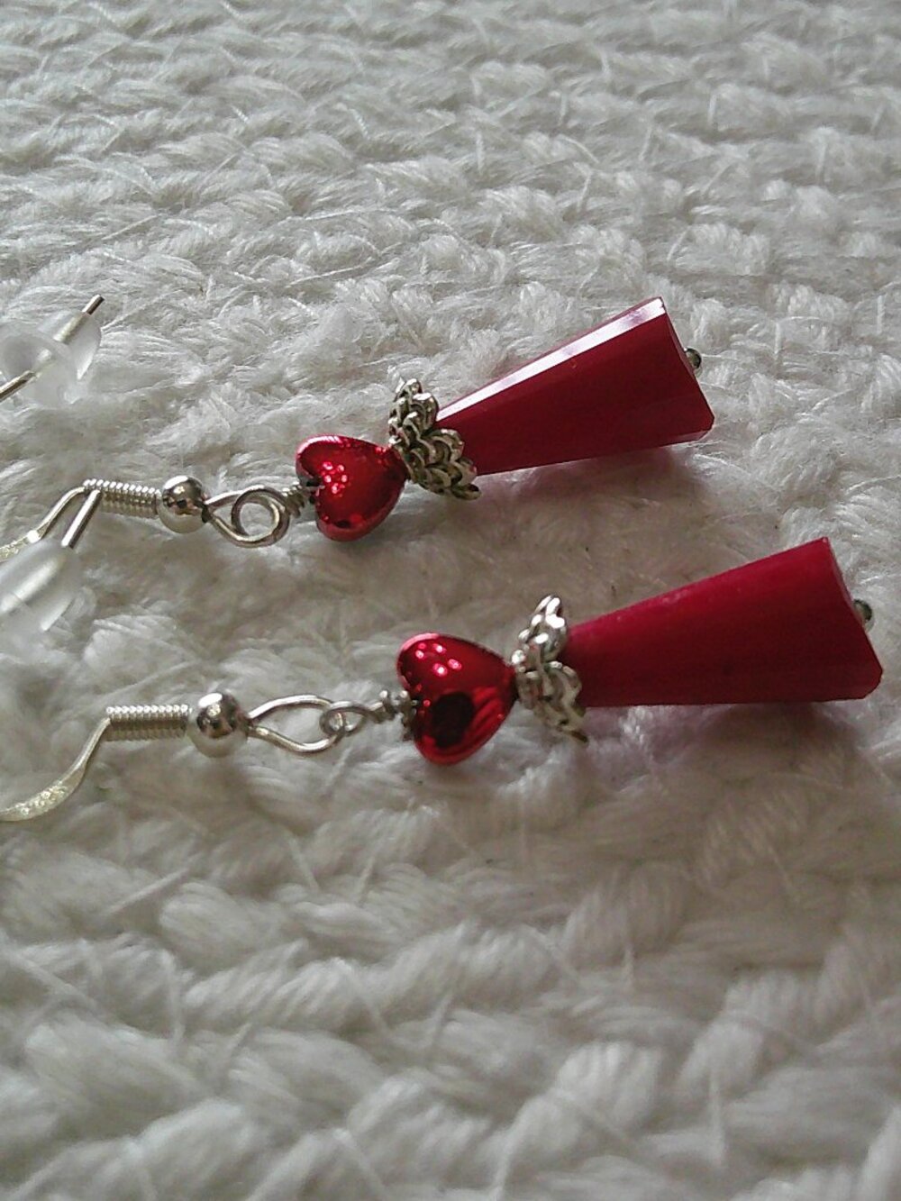 Gorgeous RED GLASS BEAD with HEART Handmade Silver Dangle Earrings #786E